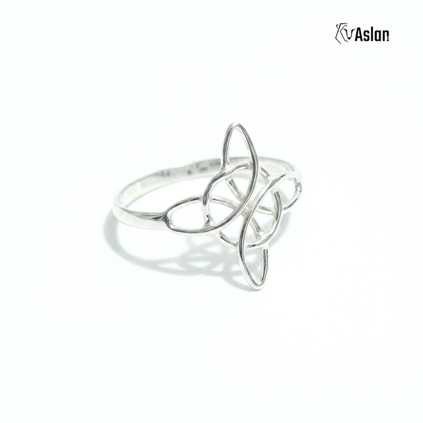 Anillo grande nudo de bruja
