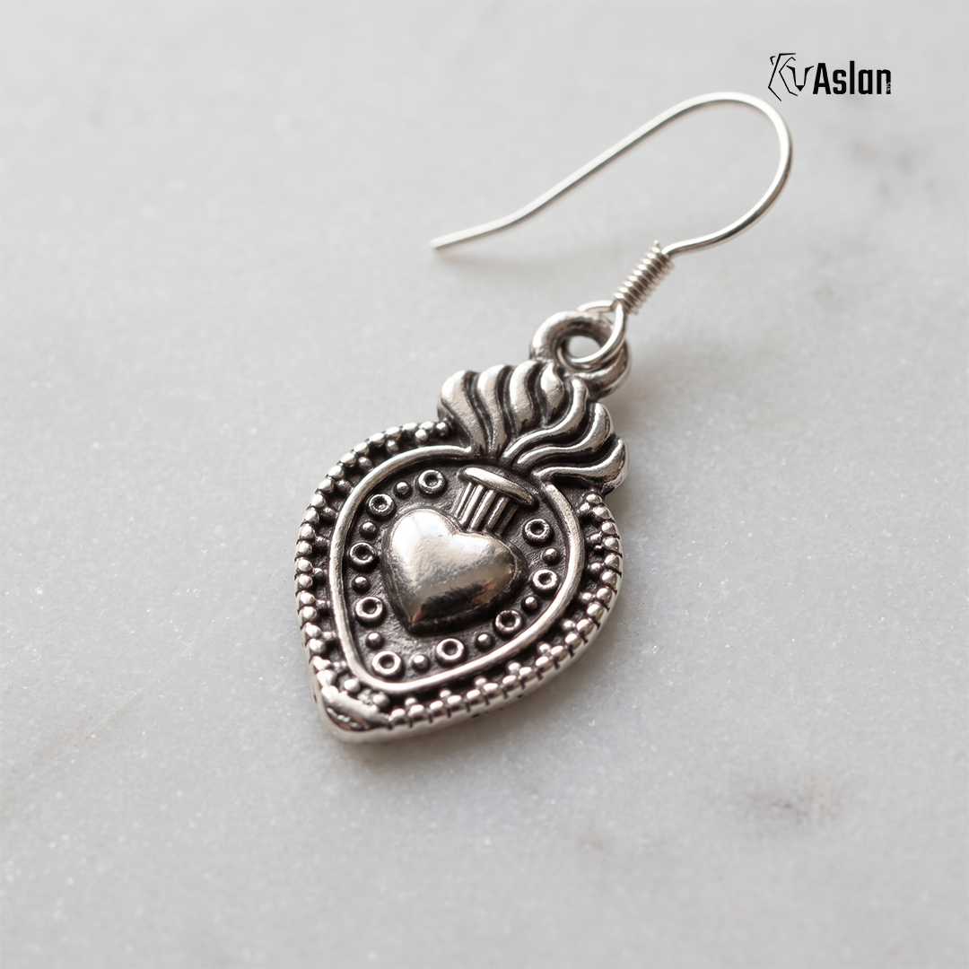 Aretes corazón milagroso