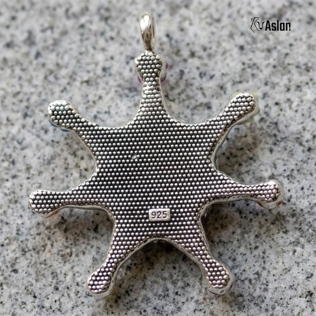 Dije Estrella de Flores
