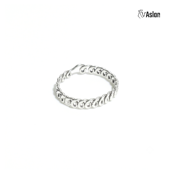 Anillo entretejido