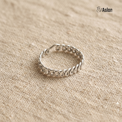 Anillo entretejido