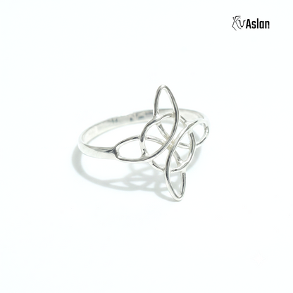 Anillo grande nudo de bruja