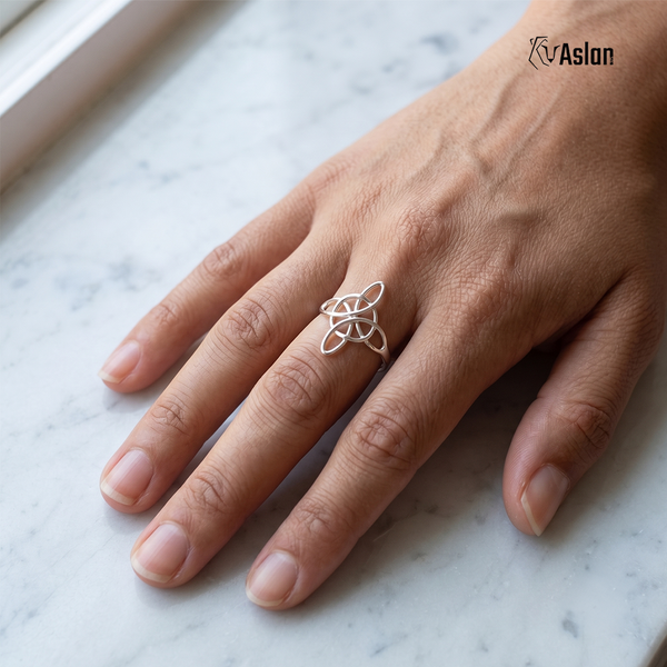 Anillo grande nudo de bruja