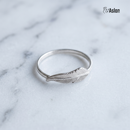Anillo pluma corta