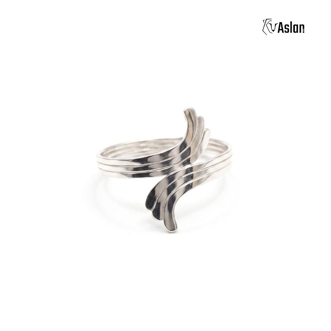 Anillo Tríada
