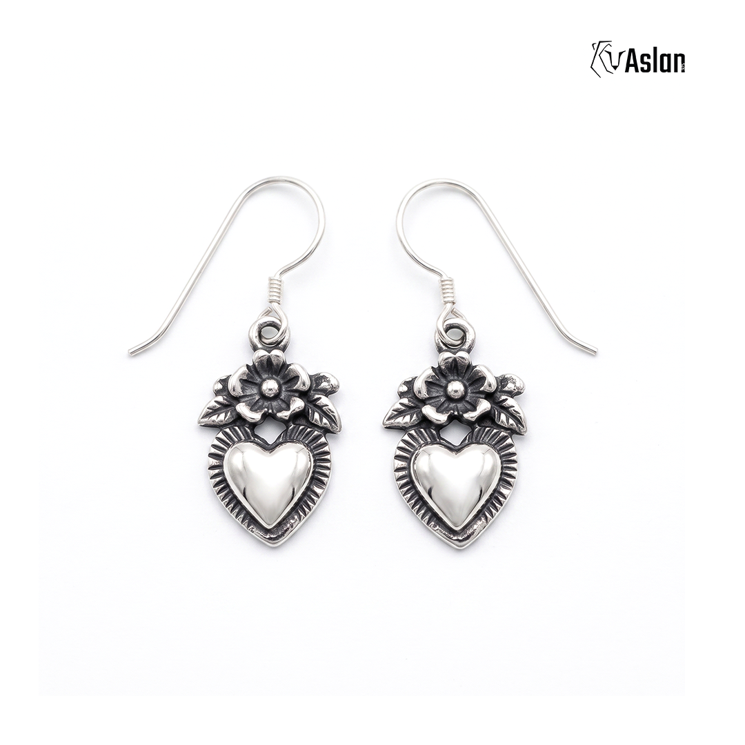 Arete corazón florido