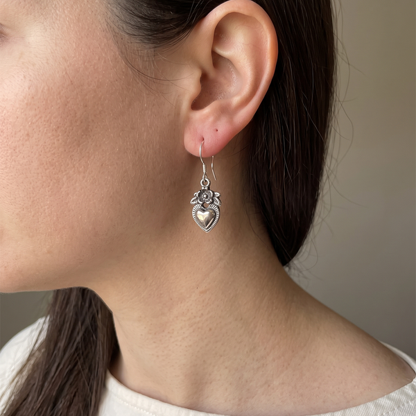 Arete corazón florido