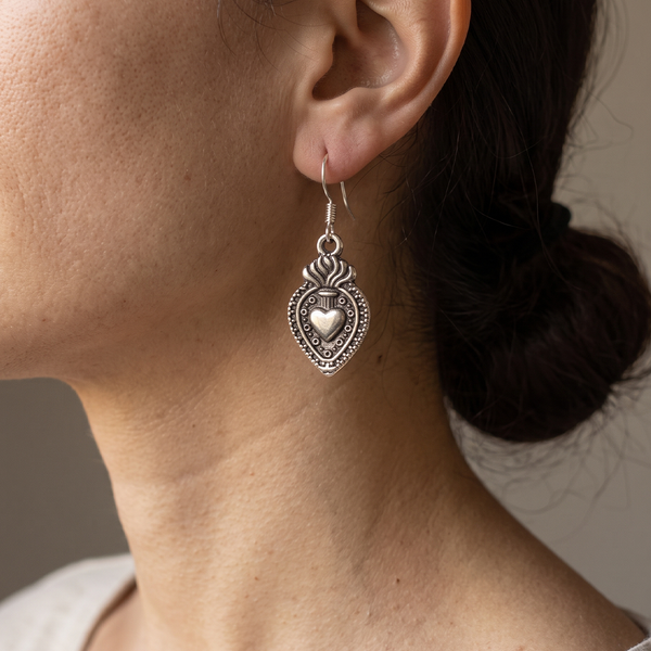 Aretes corazón milagroso