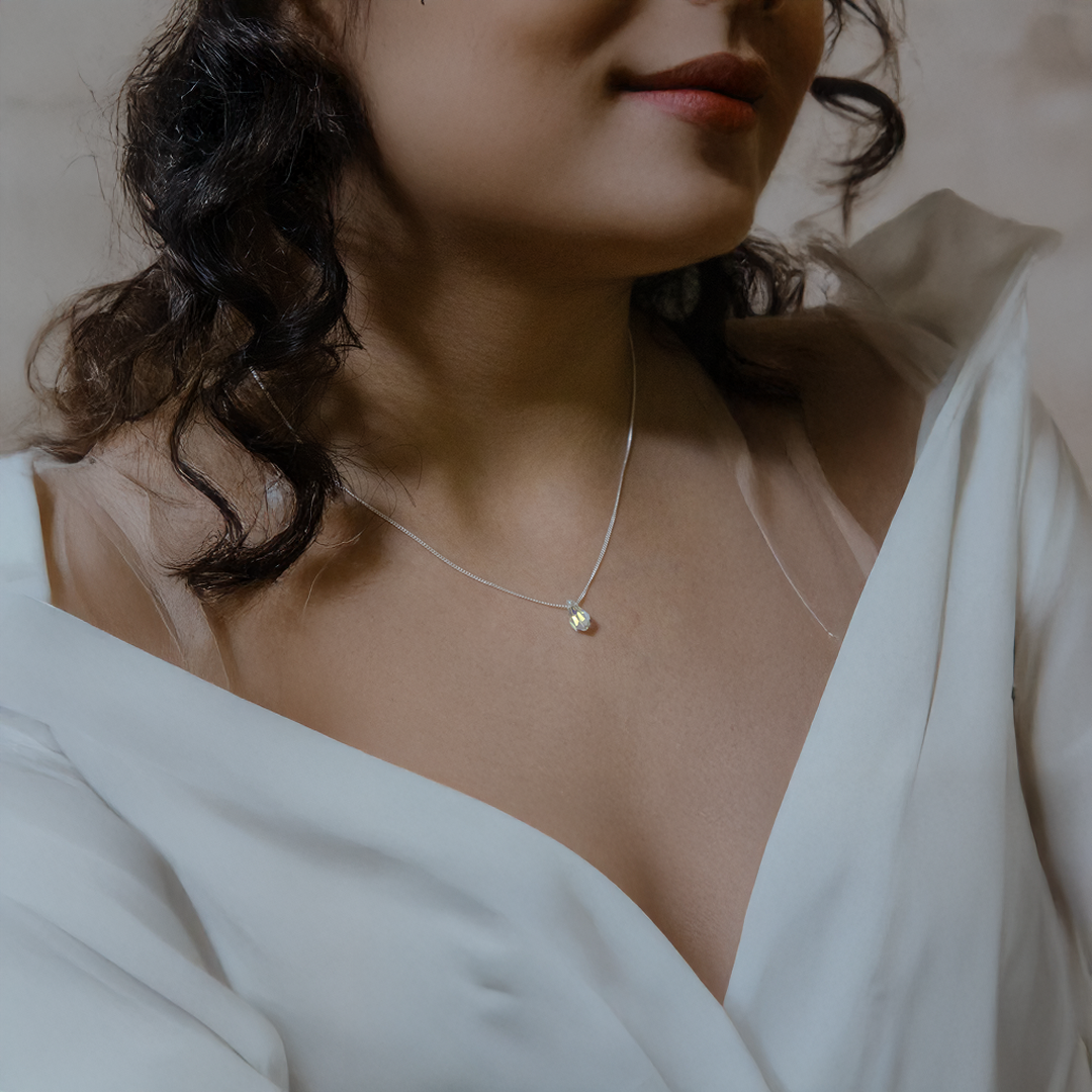 Collar gota en barbada