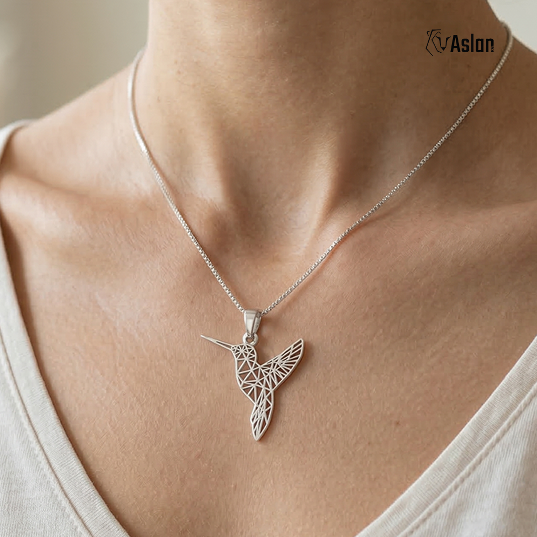 Collar colibrí sencillo