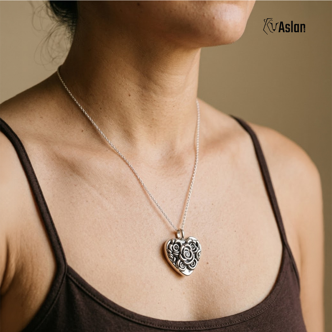 Dije Corazón de Rosas