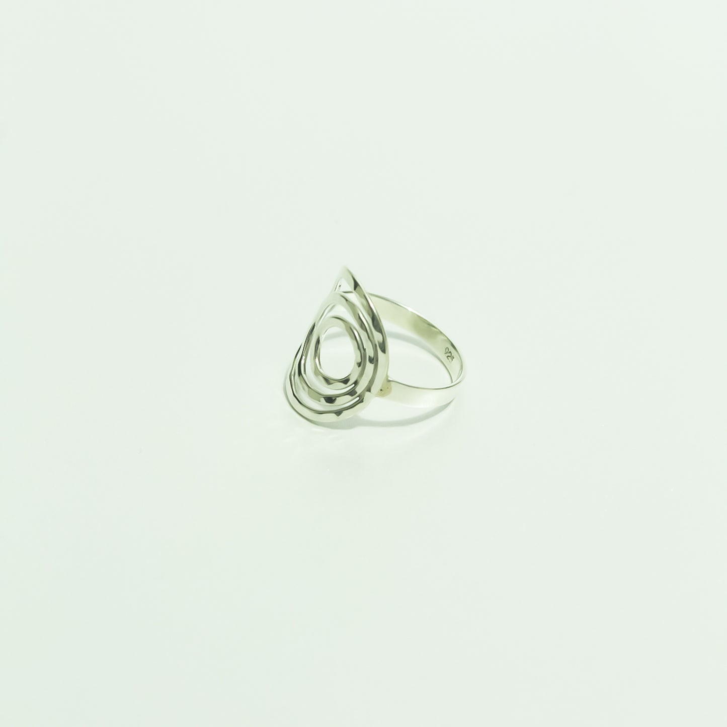 Anillo real largo circular