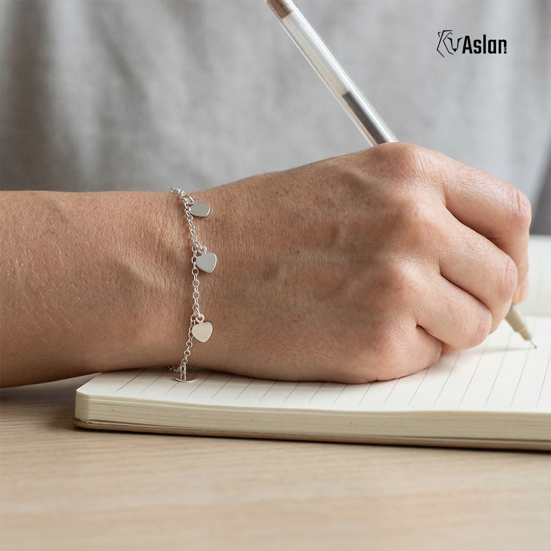 Pulsera noche y corazones