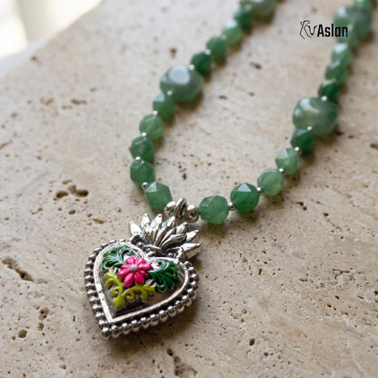 Detalle de Collar Corazón Milagro Verde