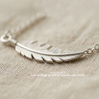 Collar pluma