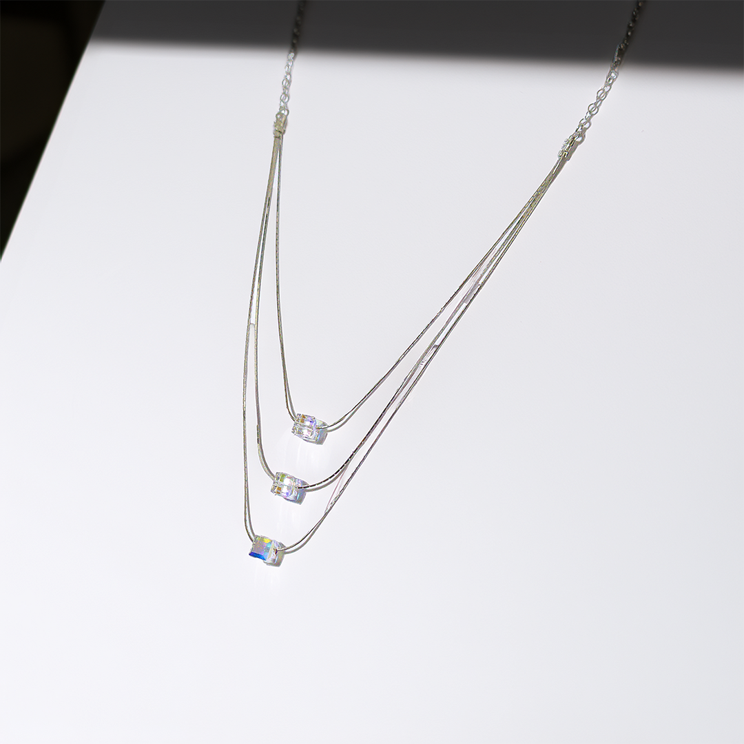 Collar Triple Cubos de Cristal