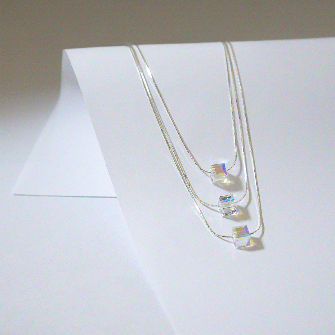 Collar Triple Cubos de Cristal
