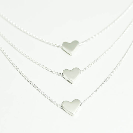 Collar triple corazón plano