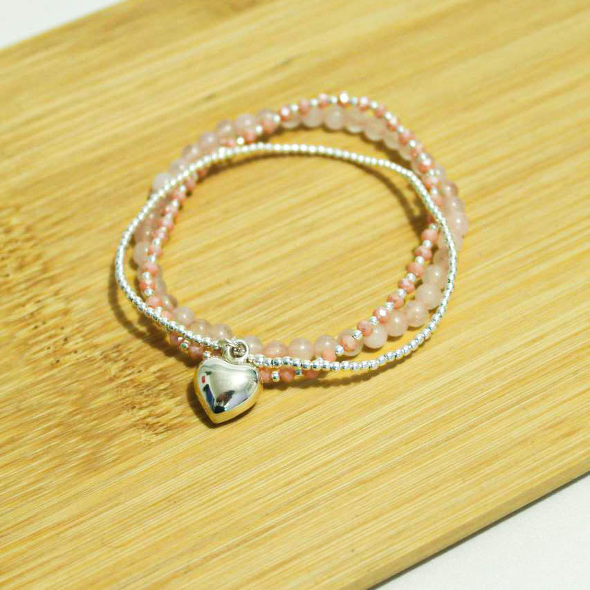 Pulsera pastel de corazón