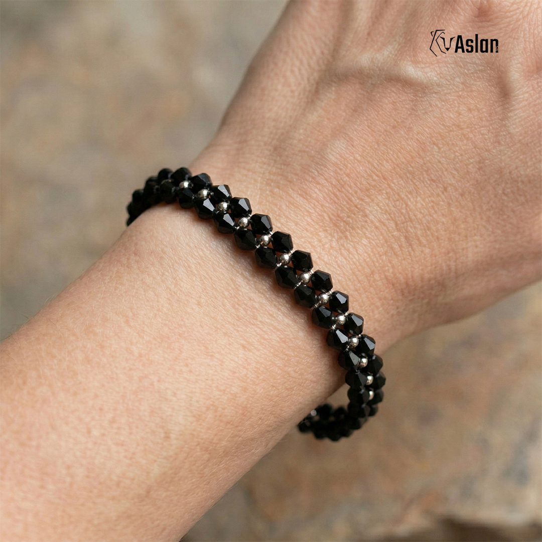 Pulsera tejida